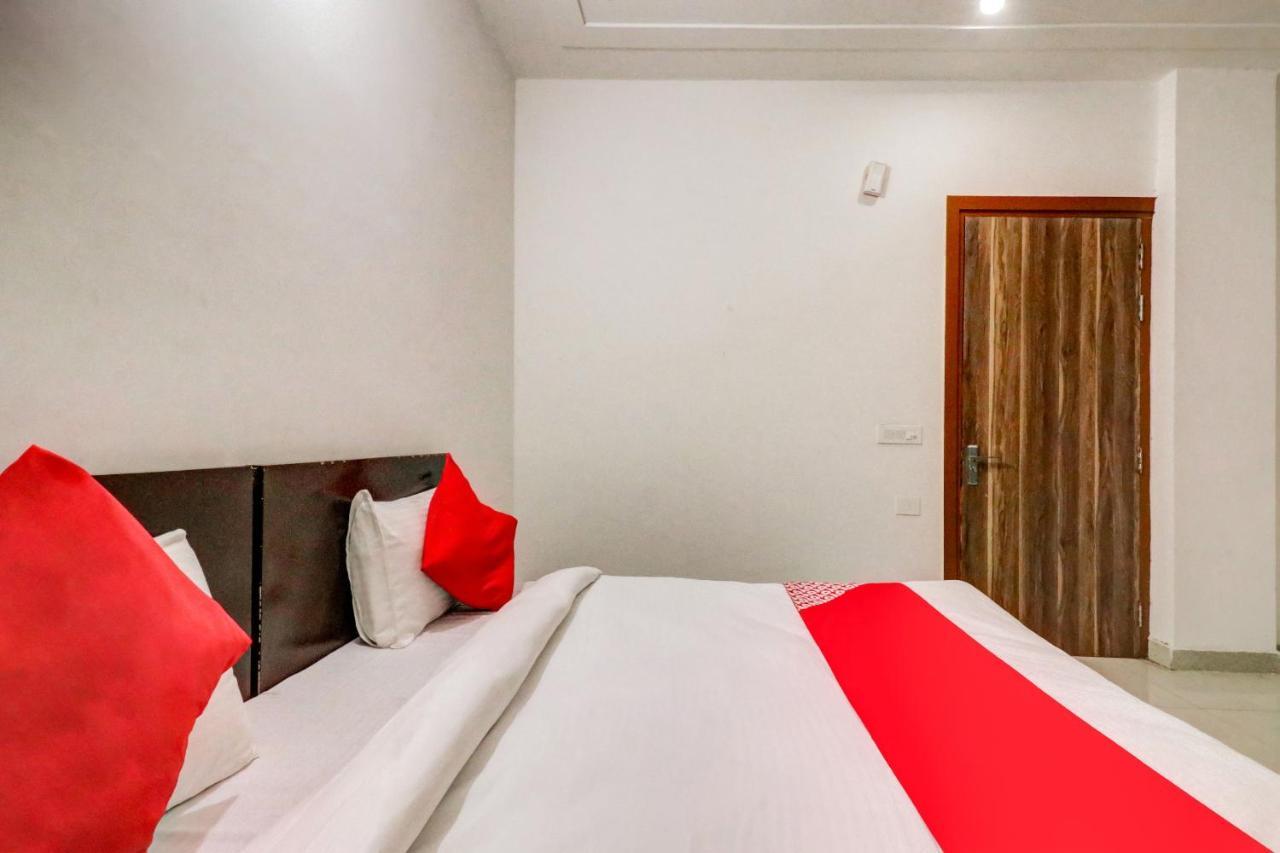 Oyo 71597 The Shivaay Residency Hotel Gurgaon Zewnętrze zdjęcie