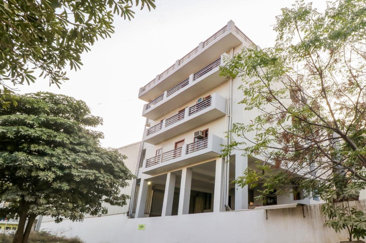 Oyo 71597 The Shivaay Residency Hotel Gurgaon Zewnętrze zdjęcie
